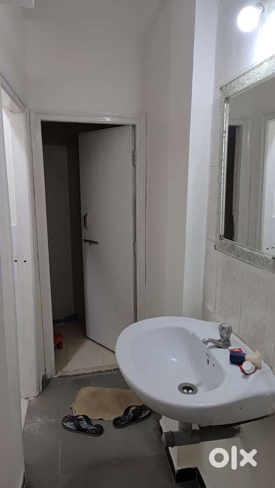 1BHK FLAT ON RENT NIGOTIABLE thumbnail 6