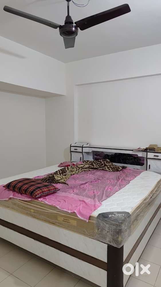 1BHK FLAT ON RENT NIGOTIABLE